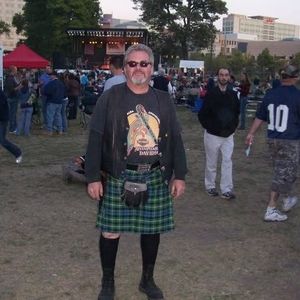 Meet your Posher, Dennis